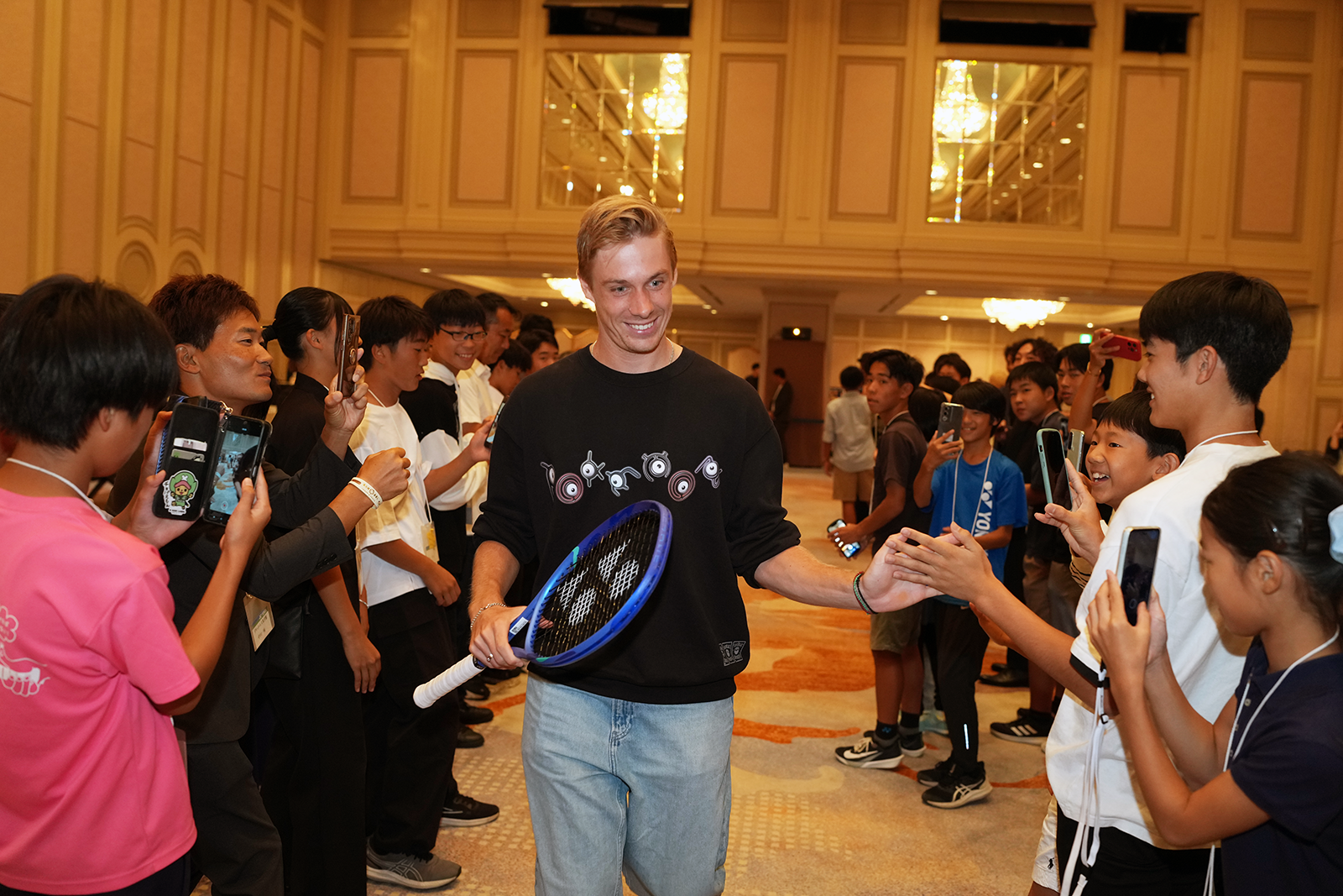 デニス・シャポバロフ